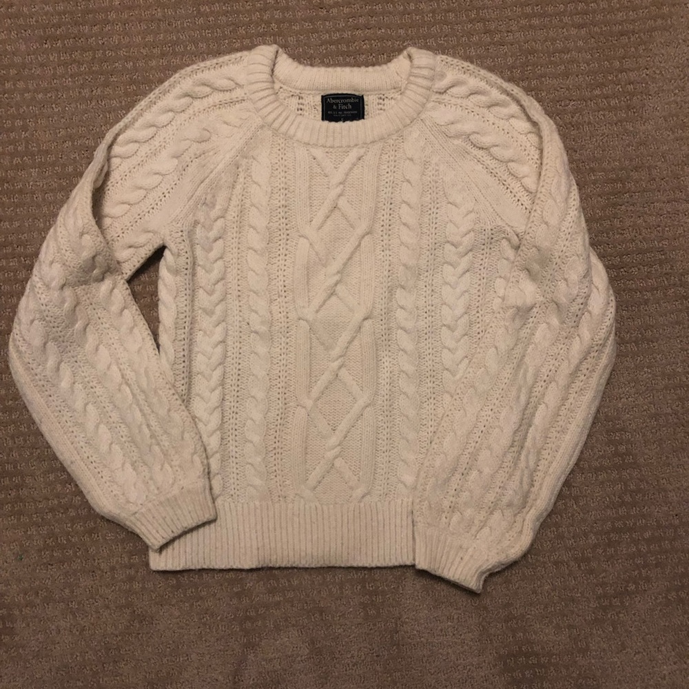 Abercrombie & Fitch cream cable knit sweater 🤍 size s